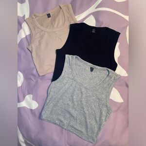 NWOT set of three Shein cropped tanks